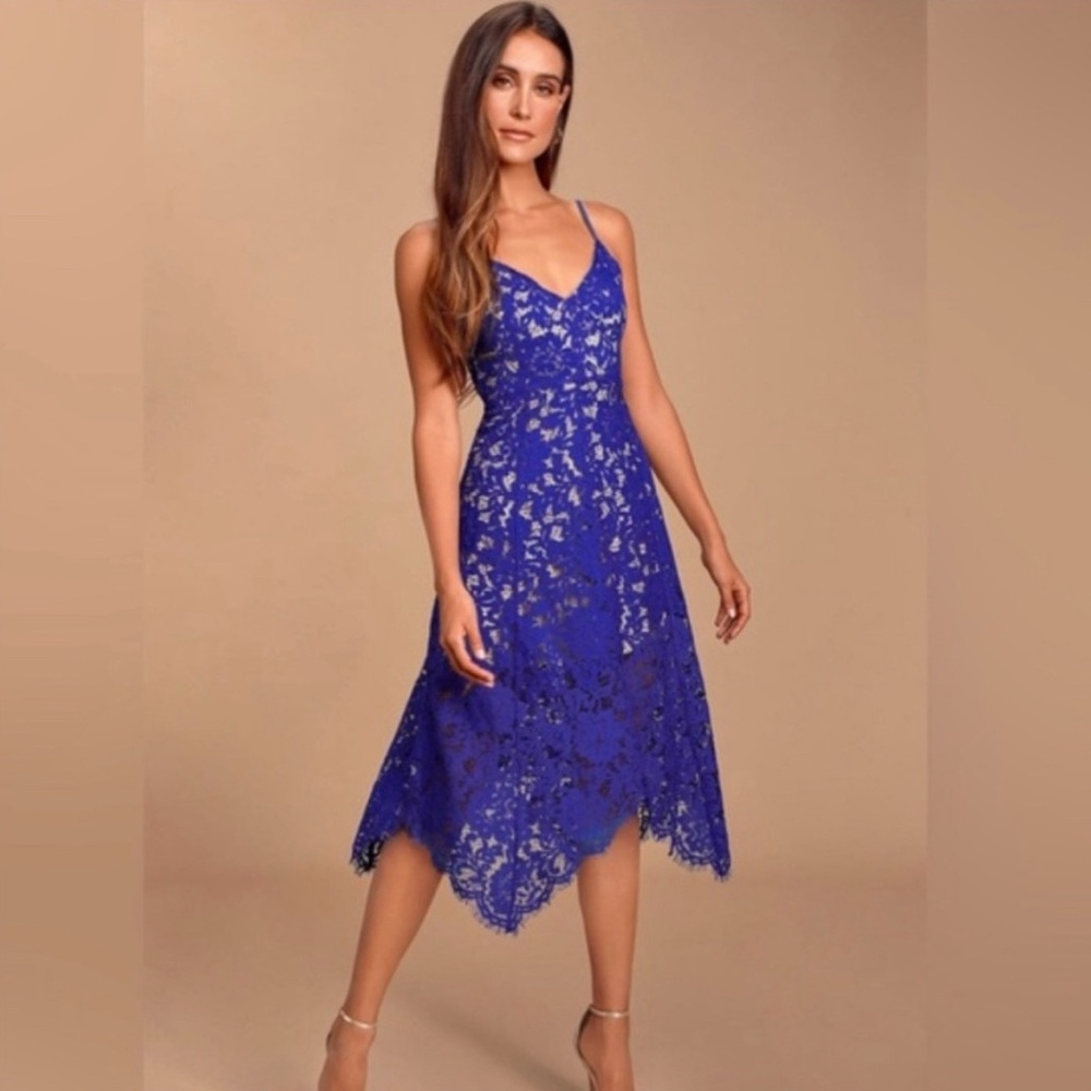 SOLD | Lulus Lace Midi Dress